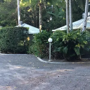https://rainforest-holiday-village.hotelssunshinecoast.net